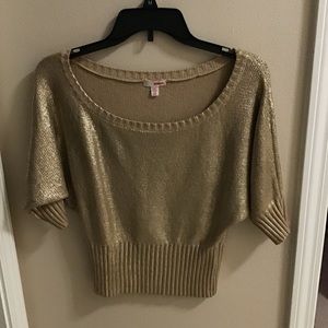Crop sweater/top